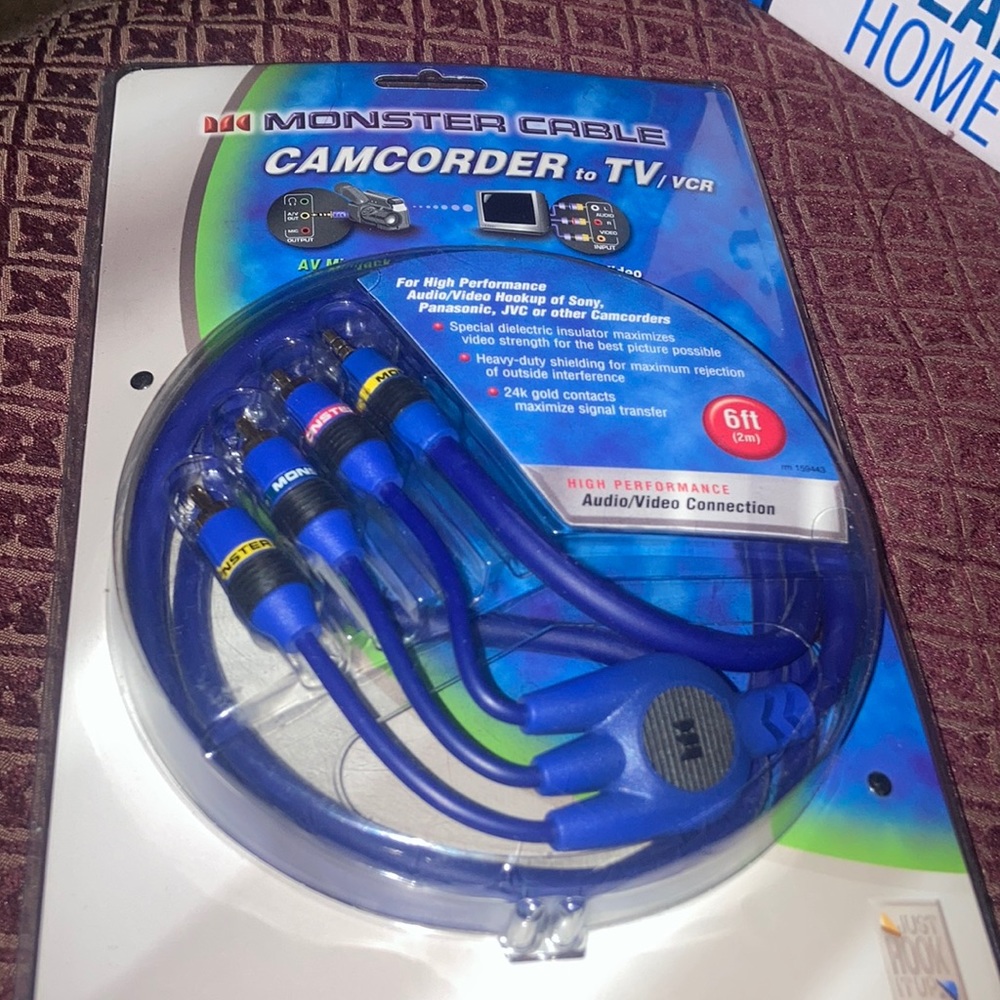 MONSTER CANLE